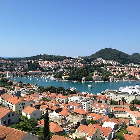 Πανσιόν Tomas 3*