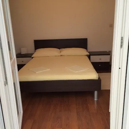 Tomas Guest house 3*